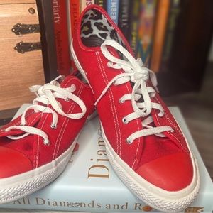 Red Converse size 8